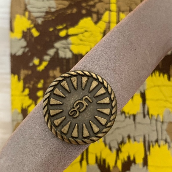 Ugg flip flops - Picture 3 of 4